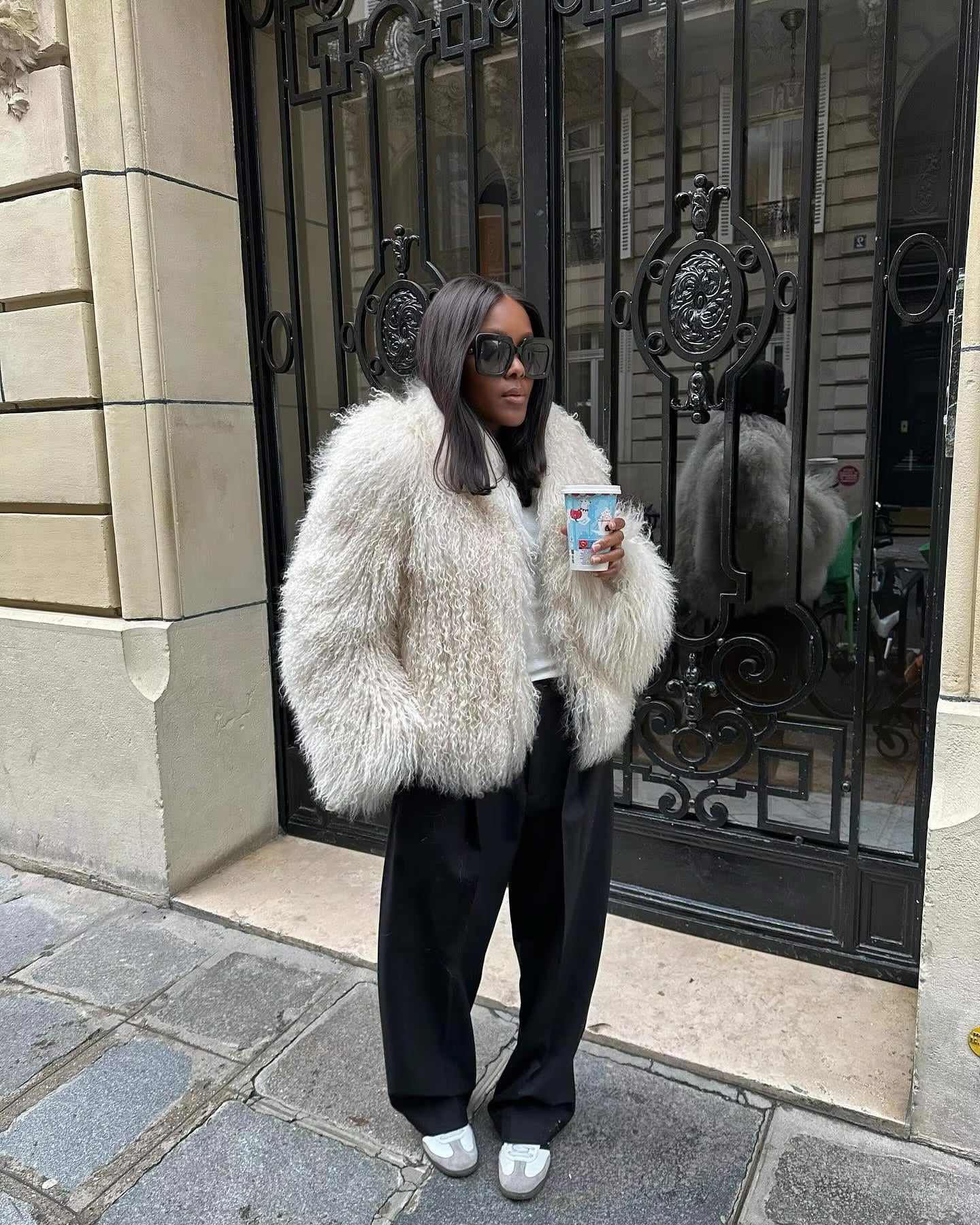 Kunstpelzjacke in Cremeweiß