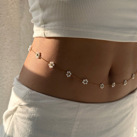 Taillenkette mit Blümchenanhänger